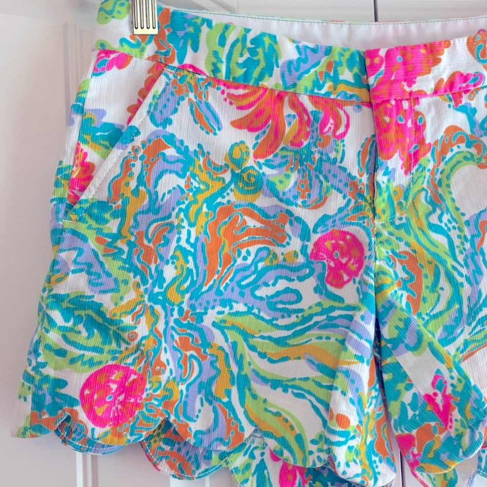 Lilly Pulitzer Buttercup Scalloped Shorts Size 0 Casa Marina White Resort - Picture 2 of 11